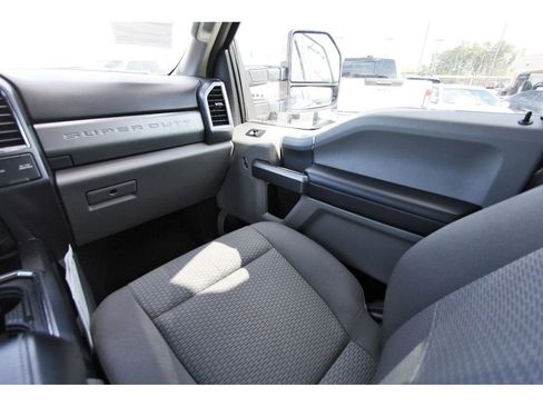 Used 2021 Ford F250 XLT w/ XLT Premium Package image 12