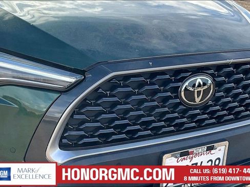 Used 2022 Toyota Corolla Cross XLE w/ Convenience Package image 30