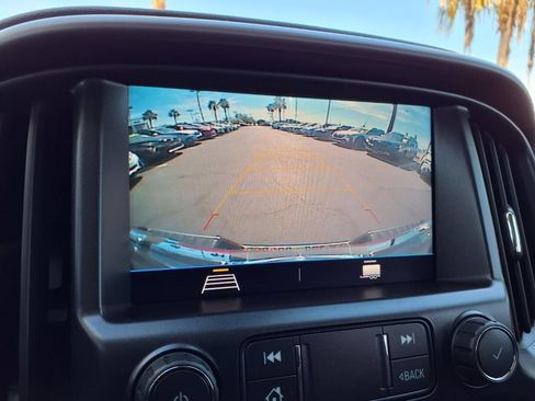 Used 2021 GMC Canyon AT4 image 3