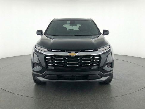 Used 2025 Chevrolet Equinox LT image 2