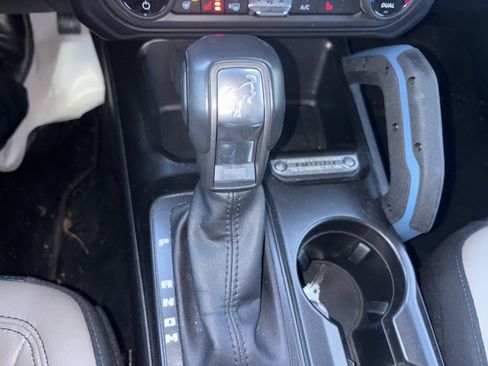 Used 2022 Ford Bronco Wildtrak image 13