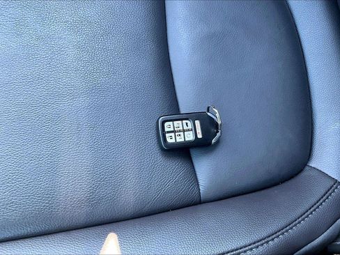 Used 2018 Honda Odyssey EX-L image 35