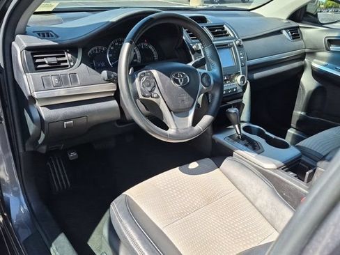 Used 2014 Toyota Camry SE FWD image 4