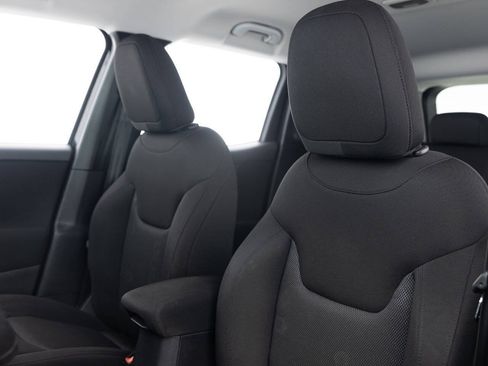 Used 2016 Jeep Renegade Latitude FWD image 22