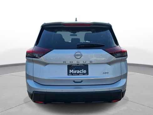 Used 2025 Nissan Rogue SV AWD/4WD image 7