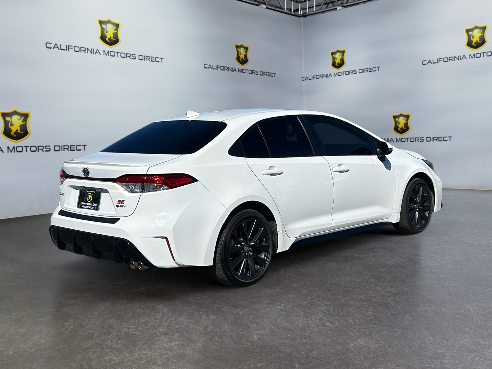 Used 2025 Toyota Corolla SE w/ SE Premium Package FWD image 5