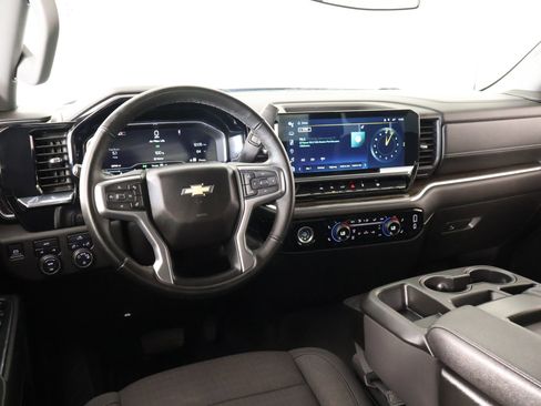 Used 2024 Chevrolet Silverado 1500 LT AWD/4WD image 2