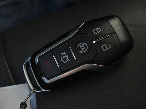 Used 2016 Ford Fusion Titanium image 34