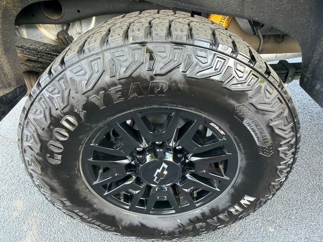 Used 2024 Chevrolet Silverado 2500 ZR2 w/ Technology Package AWD/4WD image 17