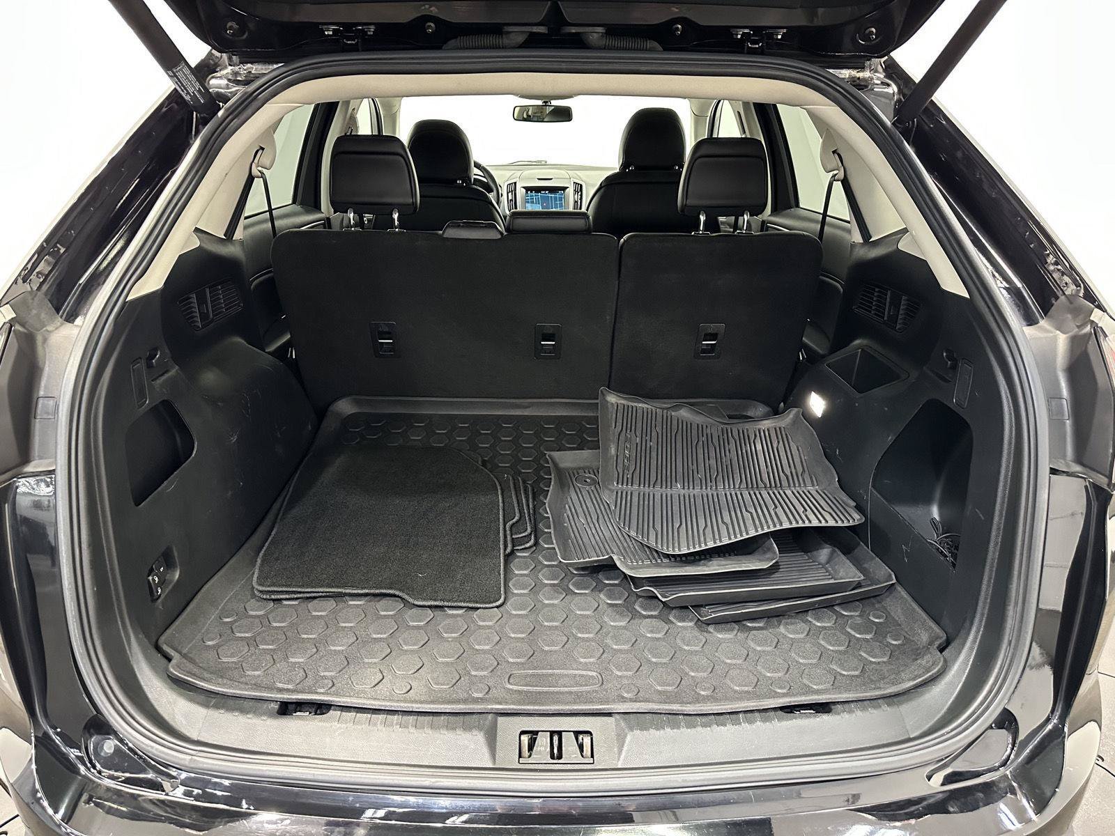 Used 2018 Ford Edge SEL w/ Equipment Group 201A AWD/4WD image 30