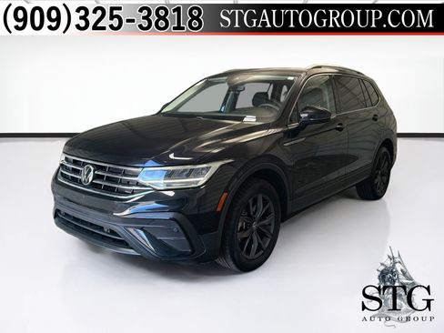 Used 2022 Volkswagen Tiguan SE FWD image 1