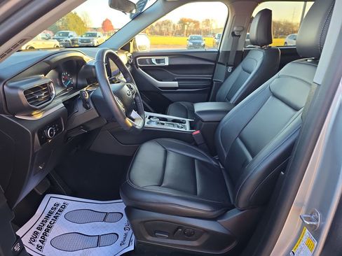 Used 2023 Ford Explorer XLT w/ Equipment Group 202A image 21