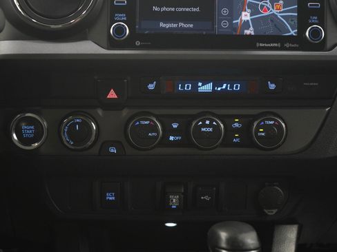Used 2021 Toyota Tacoma TRD Sport AWD/4WD image 19