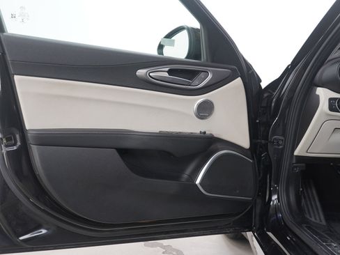 Used 2019 Alfa Romeo Giulia Ti Sport w/ Quick Order Package 22S Sport image 18