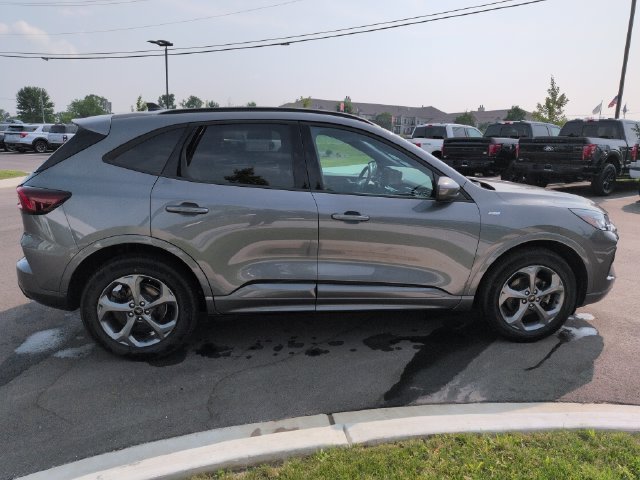 Certified 2023 Ford Escape ST-Line Select w/ Tech Pack #1 AWD/4WD image 6