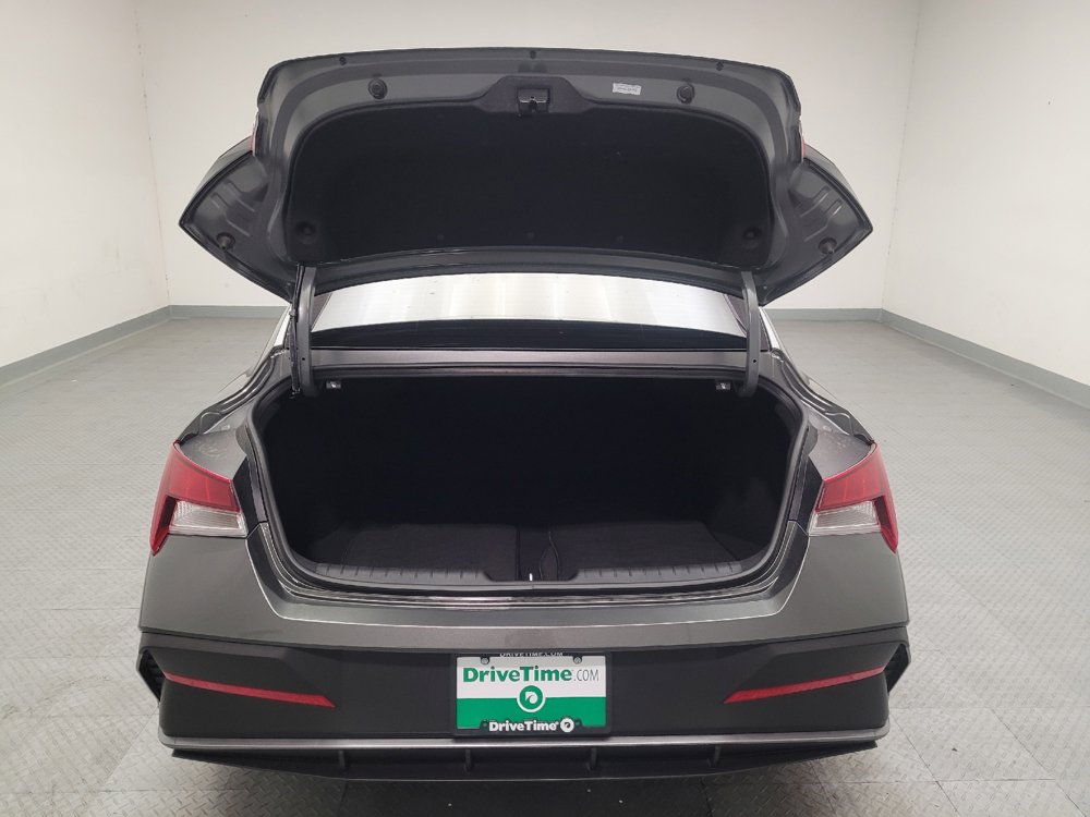 Used 2025 Hyundai Elantra Sport FWD image 29