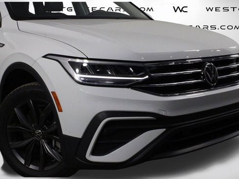 Used 2024 Volkswagen Tiguan SE image 45