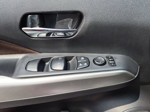 Used 2019 Nissan Kicks FWD image 23