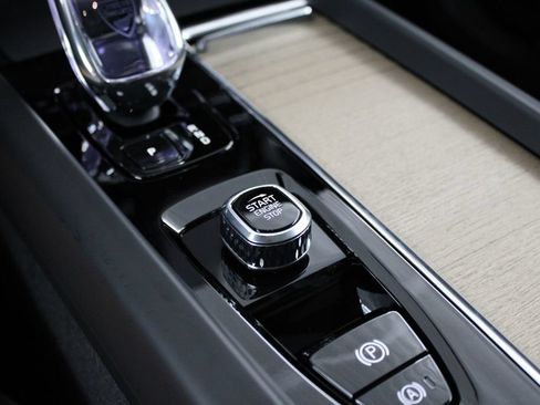 New 2026 Volvo XC60 B5 Core AWD/4WD image 39