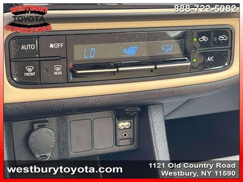 Used 2019 Toyota Corolla LE FWD image 31
