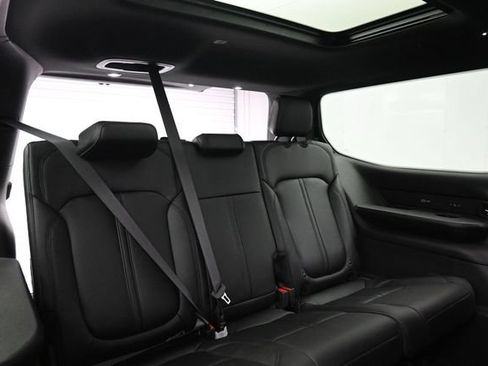 New 2026 Jeep Grand Wagoneer Limited AWD/4WD image 17