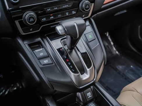 Used 2018 Honda CR-V Touring image 22