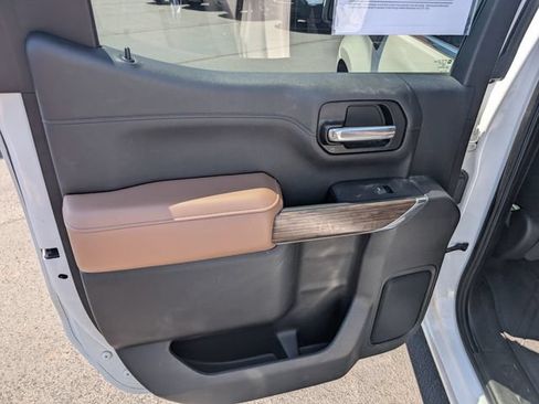 Used 2020 Chevrolet Silverado 1500 High Country w/ Technology Package AWD/4WD image 12