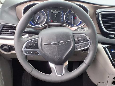 Used 2024 Chrysler Voyager LX FWD image 17