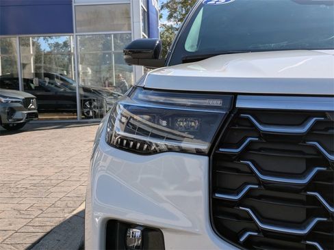 Used 2025 Ford Explorer Platinum image 10