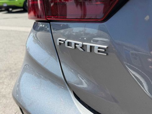 Used 2023 Kia Forte GT FWD image 32