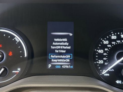 Used 2024 Toyota Sienna XLE image 30