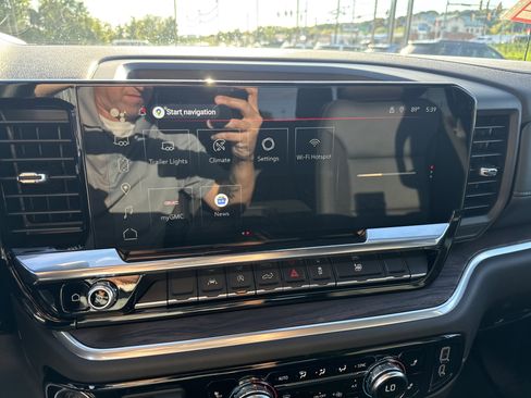 New 2026 GMC Sierra 1500 SLT image 24