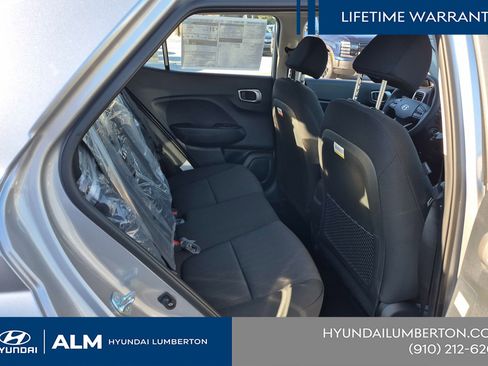 New 2026 Hyundai Venue SE FWD image 18