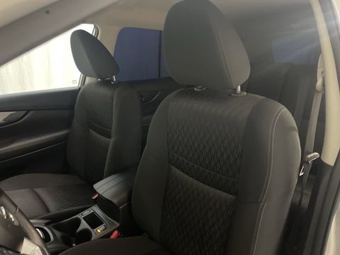 Used 2019 Nissan Rogue SV image 21