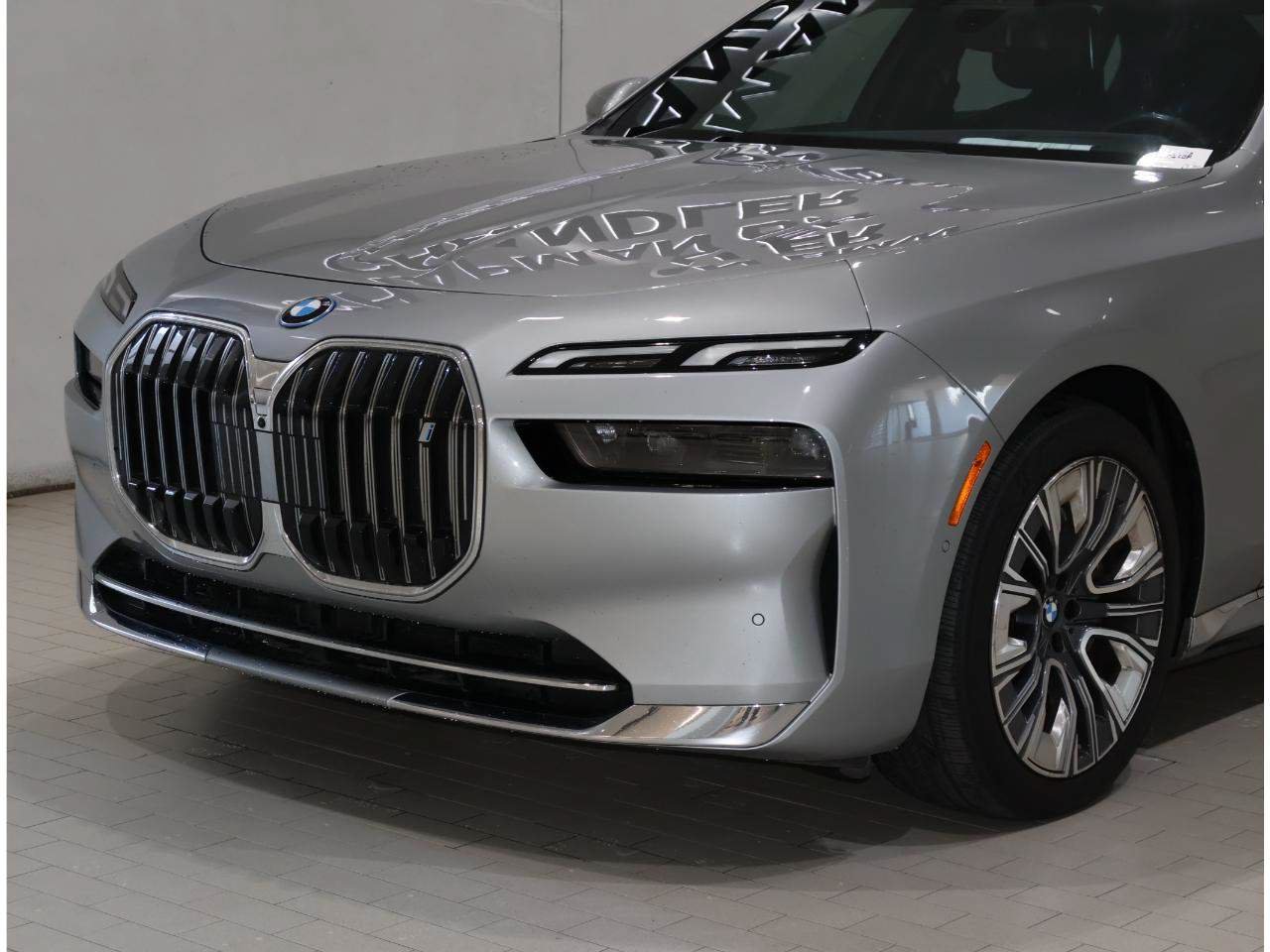 Certified 2024 BMW i7 eDrive50 RWD image 2