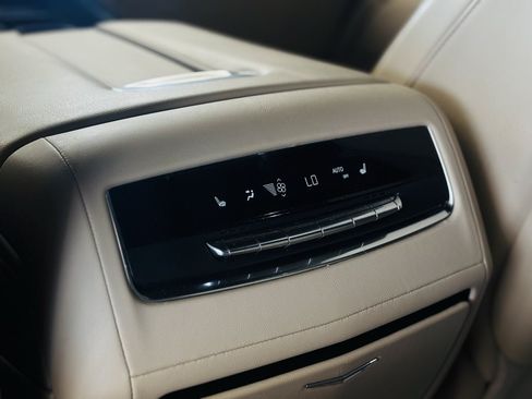 Used 2022 Cadillac Escalade Premium Luxury w/ Performance Package AWD/4WD image 36