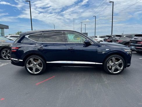 Used 2022 Genesis GV80 3.5T w/ Prestige Package 07 AWD/4WD image 2