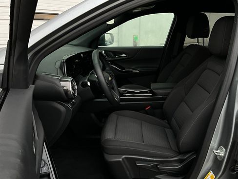 Used 2025 Chevrolet Equinox LT image 10