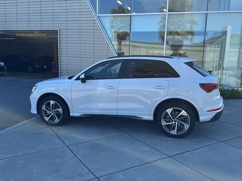 Used 2025 Audi Q3 2.0T Premium w/ Convenience Plus Package image 9