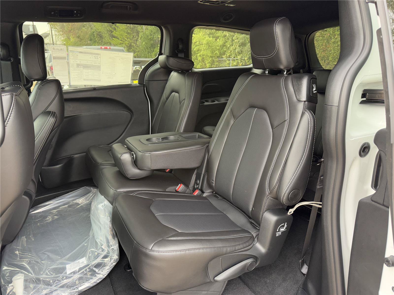 New 2026 Chrysler Pacifica Select w/ S Appearance Package FWD image 16