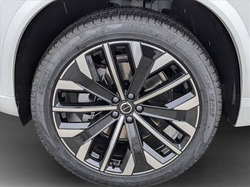 New 2026 Volvo XC90 B5 Plus w/ Protection Package AWD/4WD image 10