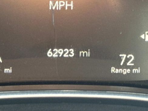 Used 2024 Chrysler Pacifica Touring-L FWD image 41