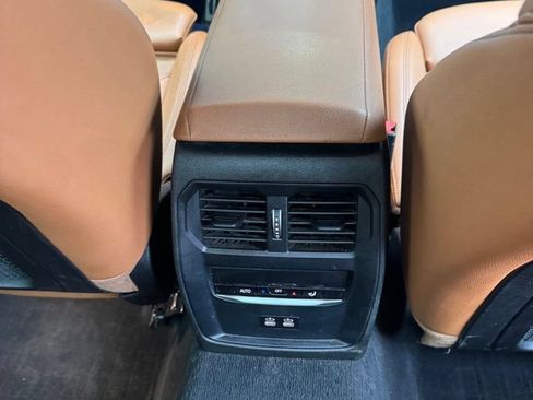 Used 2022 BMW 330i Sedan w/ M Sport Package RWD image 28