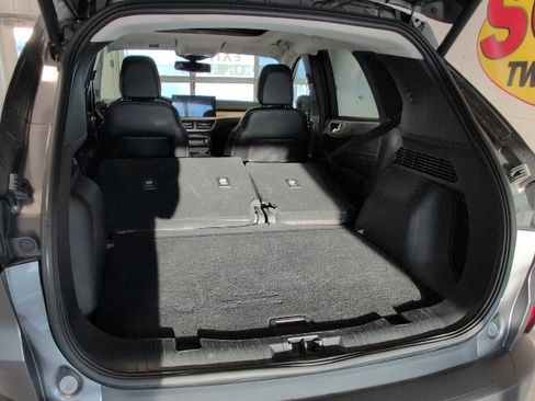 Certified 2024 Ford Escape Platinum image 30