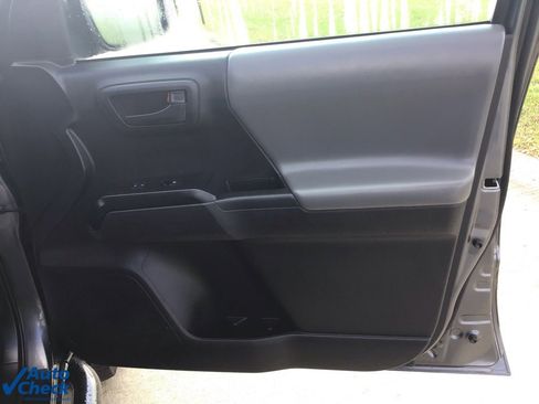 Used 2022 Toyota Tacoma SR image 18