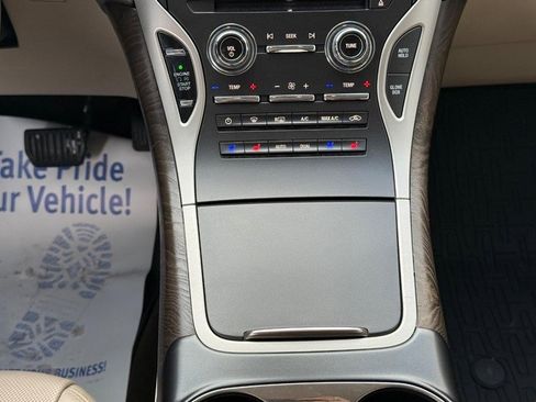 Used 2020 Lincoln Nautilus Reserve image 12