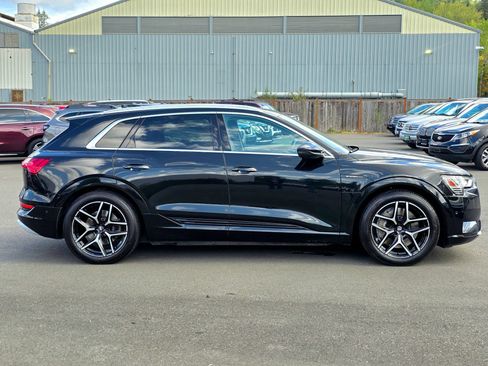 Used 2019 Audi e-tron Premium Plus AWD/4WD image 16