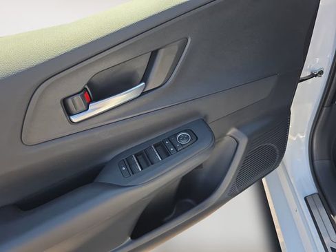 Used 2024 Toyota Prius Prime FWD image 10