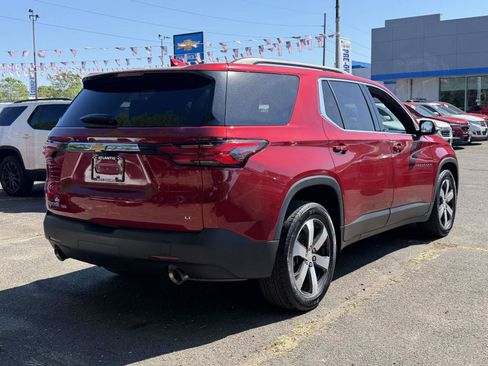 Used 2023 Chevrolet Traverse LT w/ LT Premium Package AWD/4WD image 5