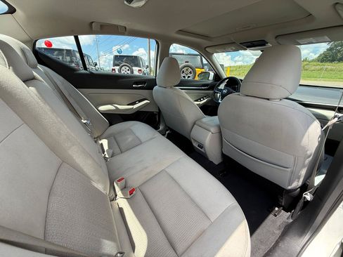 Used 2022 Nissan Altima 2.5 SV w/ SV Premium Package FWD image 28